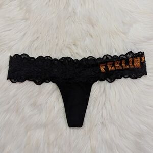 Victoria’s Secret PINK Feelin Witchy Extra Low Rise Thong in Size XS